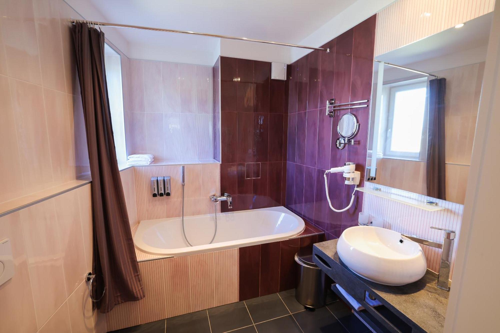 Boutique Hotel Ambiente ****+ Karlovy Vary Extérieur photo